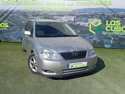 Usado Toyota Corolla Sol 109 CV (80 kW) 2004 Gris Utilitario