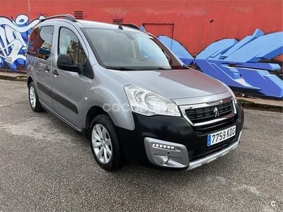Usado Peugeot Partner Tepee Style 100 CV (73 kW) 2016 Gris / plata Monovolumen