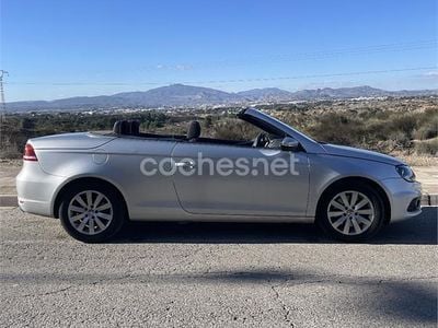 Usado VW Eos Sport 140 CV (102 kW) 2012 Gris / plata Descapotable