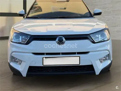 Gebraucht SsangYong Tivoli Limited 115 PS (84 kW) 2016 Weiß SUV