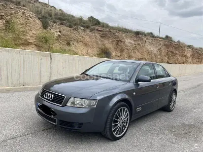 Begagnad Audi A4 155 HK (114 kW) 2002 Grå Sedan