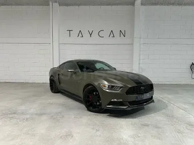 Usado Ford Mustang 310 CV (228 kW) 2015 Verde Coupe