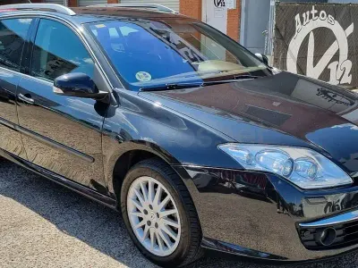 Usado Renault Laguna III Dynamique 150 CV (110 kW) 2009 Negro Familiar