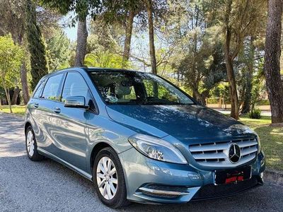Usado Mercedes B200 136 CV (100 kW) 2013 Gris Monovolumen