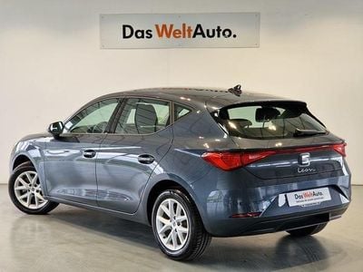 Usado Seat Leon Style 110 CV (80 kW) 2022 Gris