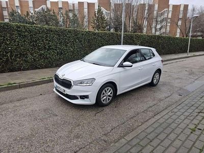 Usado Skoda Fabia Ambition 80 CV (58 kW) 2022 Blanco Utilitario