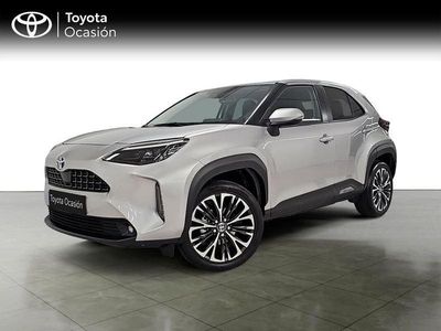 Usado Toyota Yaris Style 116 CV (85 kW) 2022 Gris Utilitario