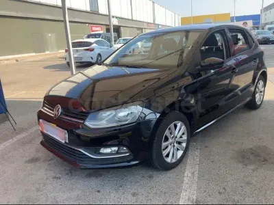 Usado VW Polo Advance 90 CV (66 kW) 2014 Negro Berlina