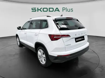 Usado Skoda Karoq Ambition 115 CV (84 kW) 2022 Blanco SUV