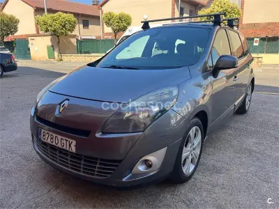 Usado Renault Scenic E-Tech Dynamique 110 CV (80 kW) 2010 Gris / plata Monovolumen