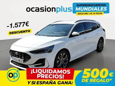 Usado Ford Focus ST-Line 155 CV (114 kW) 2022 Blanco Familiar