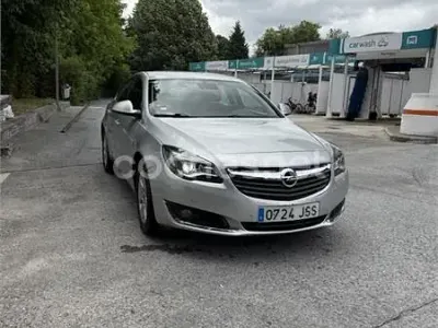 Usado Opel Insignia Selective 136 CV (100 kW) 2016 Gris / plata Berlina