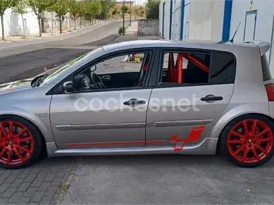 Usado Renault Mégane II 175 CV (128 kW) 2007 Gris / plata Berlina