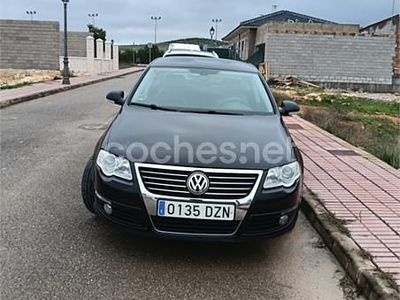 Usado VW Passat Highline 140 CV (102 kW) 2006 Negro Berlina