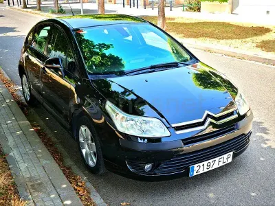 Usado Citroën C4 VTR Sport 110 CV (80 kW) 2007 Negro Berlina