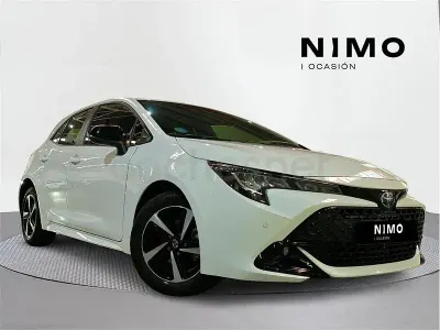Usado Toyota Corolla Active 140 CV (102 kW) 2025 Blanco Berlina
