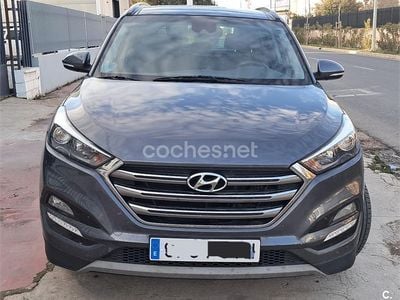 Usado Hyundai Tucson 141 CV (103 kW) 2016 Gris / plata SUV