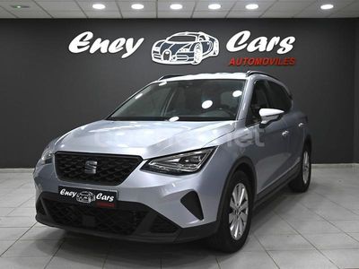 Usado Seat Arona Style 110 CV (80 kW) 2022 Gris / plata SUV