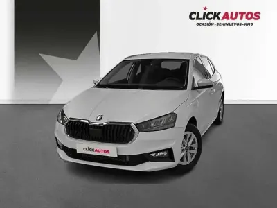 Usado Skoda Fabia Selection 116 CV (85 kW) 2025 Blanco Utilitario