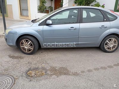 Usado Ford Focus Sport 109 CV (80 kW) 2004 Azul Berlina