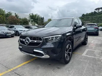 Nuevo Mercedes GLC300e 333 CV (244 kW) 2026 Gris / plata SUV
