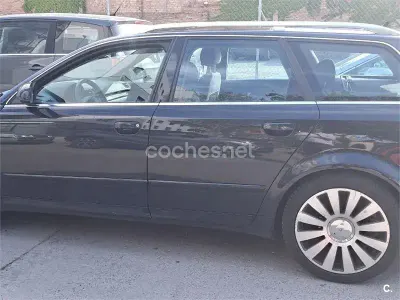 Usado Audi A4 180 CV (132 kW) 2003 Negro Familiar