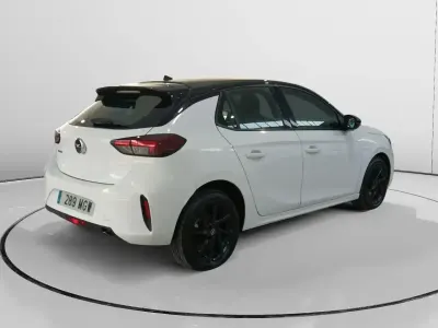 Używany Opel Corsa 101 KM (74 kW) 2023 Biały Sedan/Limuzyna