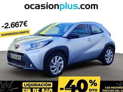 Gris Usado 2024 Toyota Aygo Play Utilitario | 12.623 € (Buen precio)
