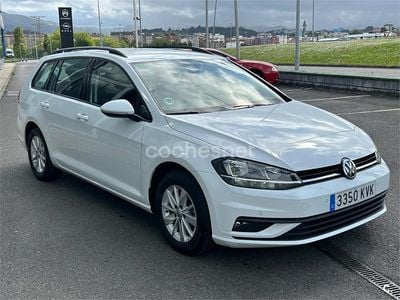Usado VW Golf VII 115 CV (84 kW) 2019 Blanco Familiar