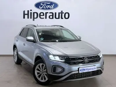 Usado VW T-Roc Life 110 CV (80 kW) 2023 Plateado SUV