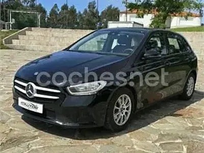 Usado Mercedes B200 150 CV (110 kW) 2020 Negro Utilitario