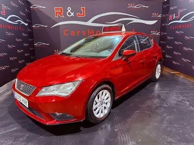 Usado Seat Leon Style 105 HP (77 kW) 2014 Vermelho Sedan