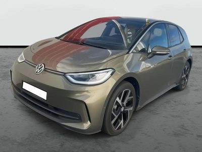 Usado VW ID.3 Pro 150 kW (204 CV) 2025 Verde oliva metalizado con techo negro Utilitario