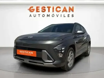 Usado Hyundai Kona 120 CV (88 kW) 2024 Gris SUV