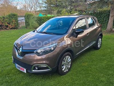 Usado Renault Captur Intens 90 CV (66 kW) 2015 Beige SUV