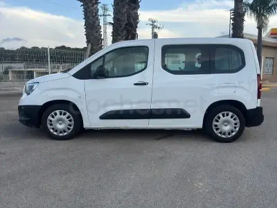 Usado Opel Combo Life Expression 102 CV (75 kW) 2020 Blanco Monovolumen