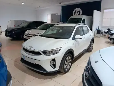 Usado Kia Stonic 100 CV (73 kW) 2024 Otro SUV
