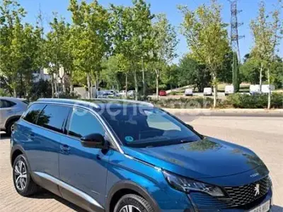 Usado Peugeot 5008 Allure 130 CV (95 kW) 2023 Azul SUV