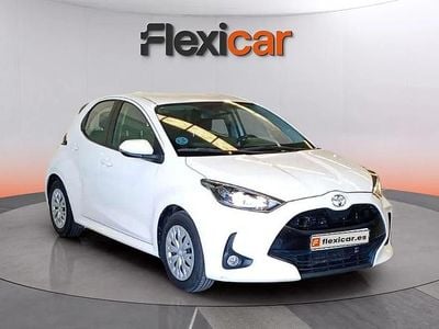 Begagnad Toyota Yaris Business Edition 72 HK (52 kW) 2022 Vit Halvkombi