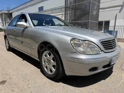 Usado Mercedes S320 197 CV (144 kW) 2002 Gris / plata Berlina