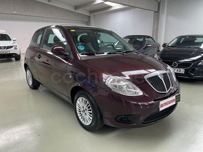 Usado Lancia Ypsilon 69 CV (50 kW) 2010 Violeta / lila Utilitario