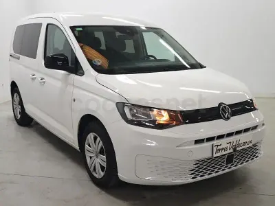 Usado VW Caddy Trendline 102 CV (75 kW) 2021 Blanco Monovolumen
