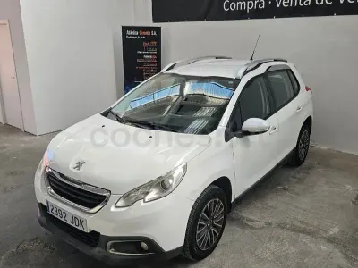 Usado Peugeot 2008 Allure 100 CV (73 kW) 2015 Blanco SUV