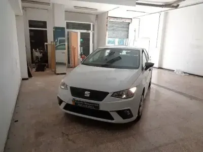 Usado Seat Ibiza Reference 80 CV (58 kW) 2019 Blanco Utilitario