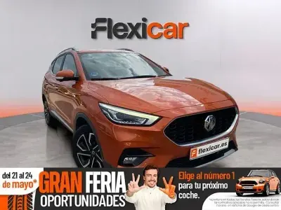 Begagnad MG ZS Luxury 111 HK (81 kW) 2022 Orange SUV