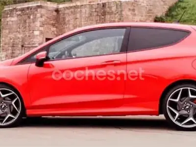 Usado Ford Fiesta ST 200 CV (147 kW) 2019 Rojo Utilitario