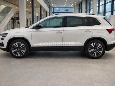 Usado Skoda Karoq Selection 150 CV (110 kW) 2025 Blanco SUV