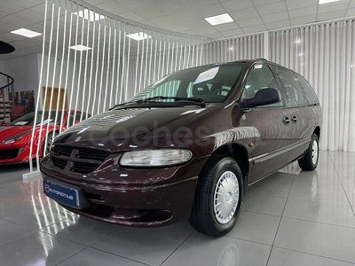 Usado Chrysler Grand Voyager 150 CV (110 kW) 2002 Granate Monovolumen