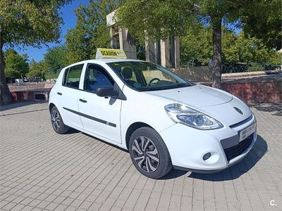 Blanco Usado 2013 Renault Clio IV Authentique Berlina | 6500 € (Precio justo)