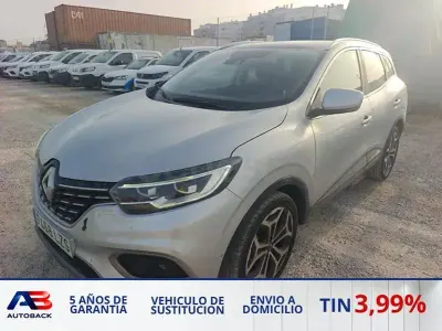 Usado Renault Kadjar Zen 140 CV (102 kW) 2022 Gris / plata SUV